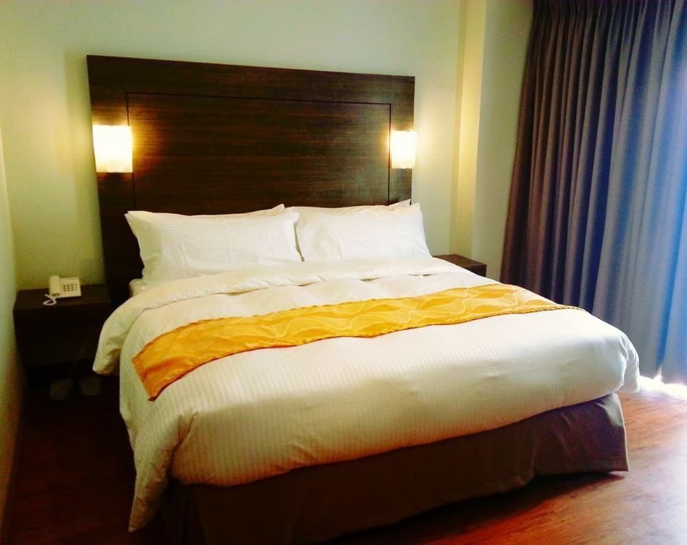Vista Real Hotel Tagaytay City Eksteriør billede