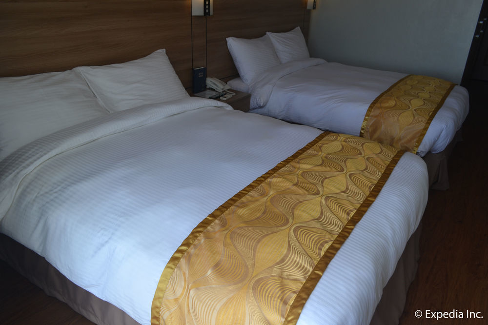 Vista Real Hotel Tagaytay City Eksteriør billede