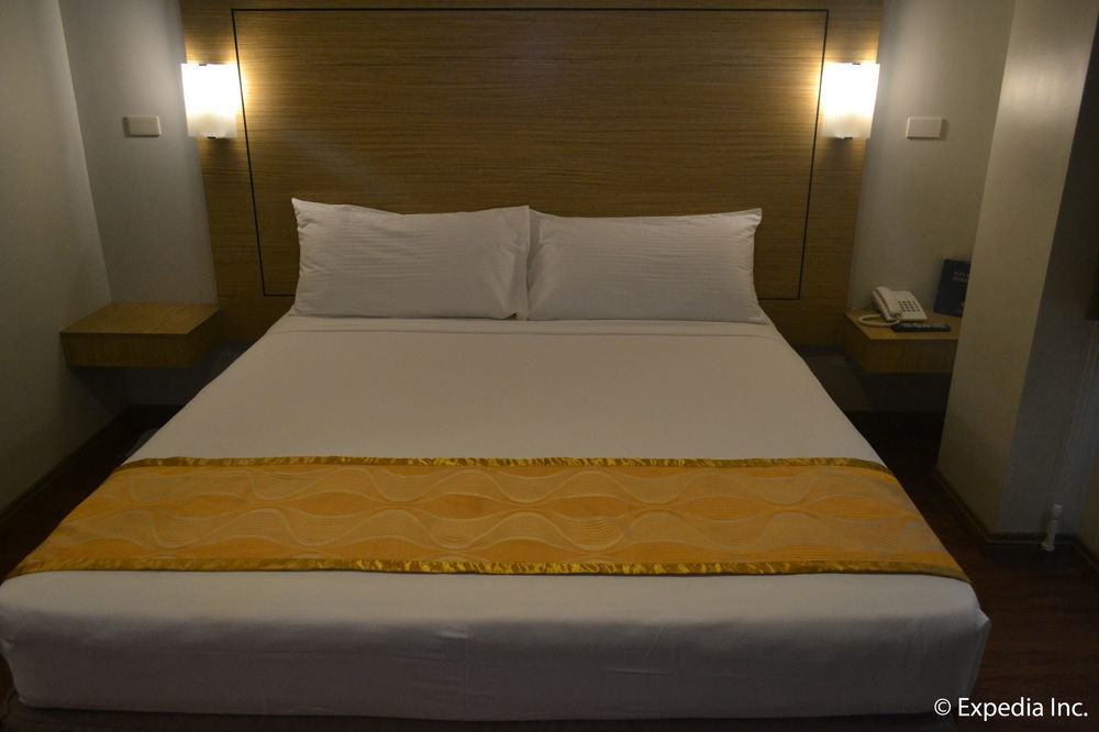 Vista Real Hotel Tagaytay City Eksteriør billede