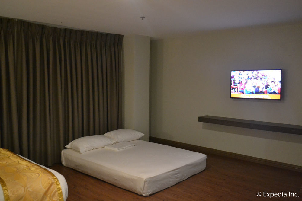 Vista Real Hotel Tagaytay City Eksteriør billede