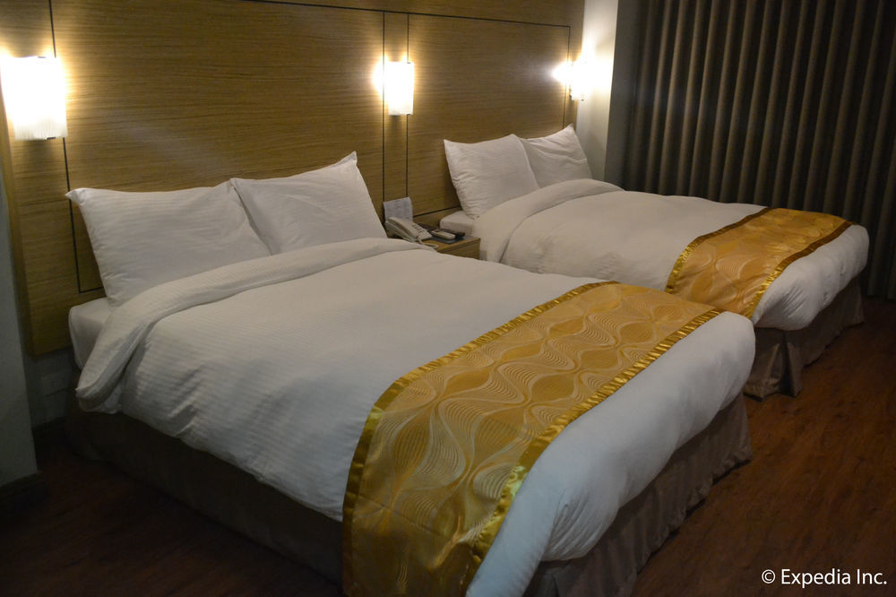 Vista Real Hotel Tagaytay City Eksteriør billede