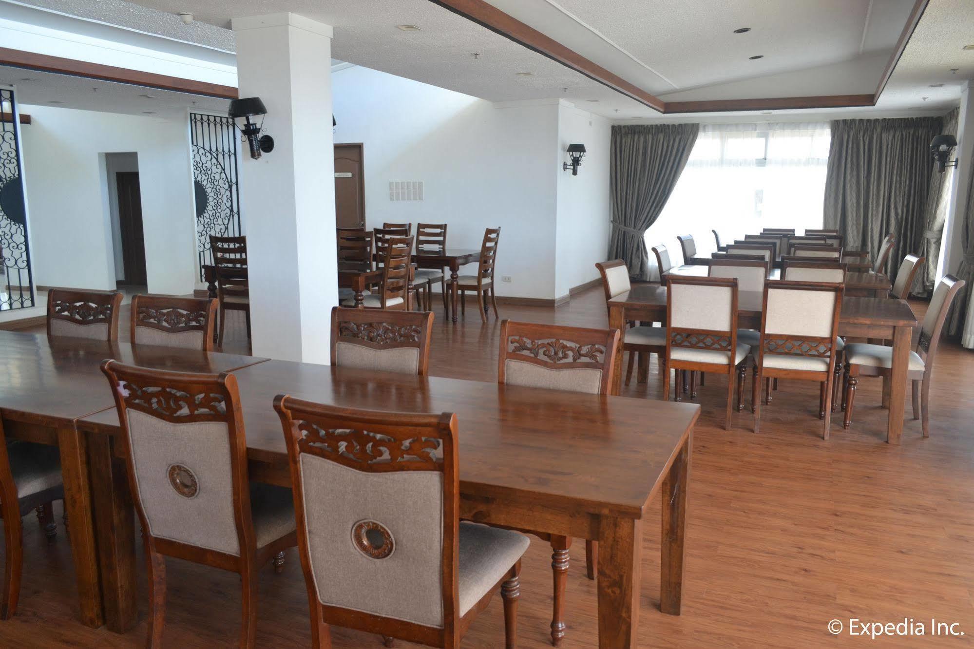 Vista Real Hotel Tagaytay City Eksteriør billede