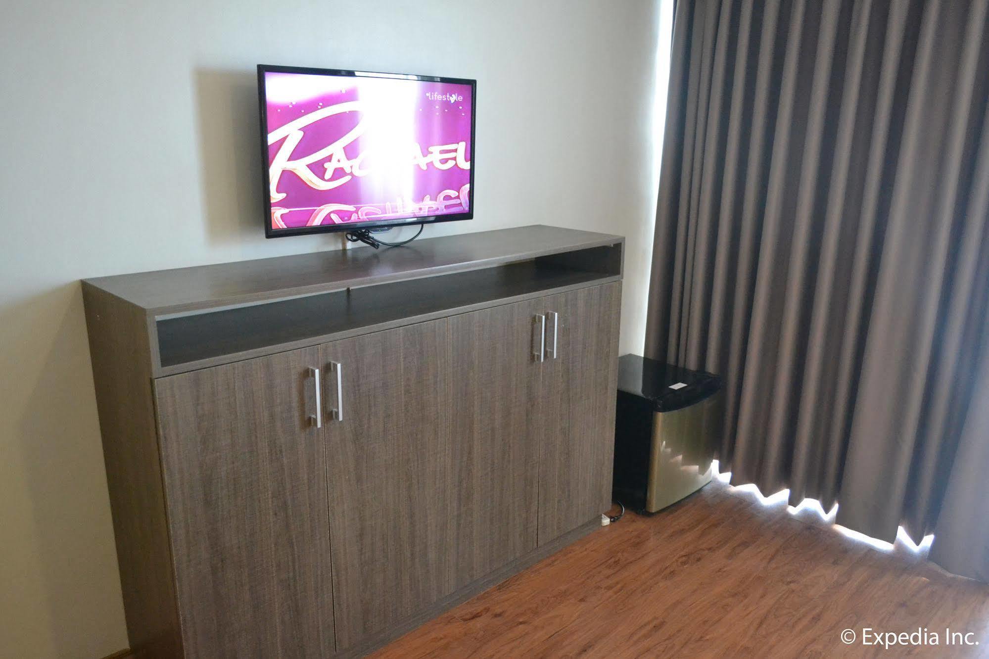 Vista Real Hotel Tagaytay City Eksteriør billede