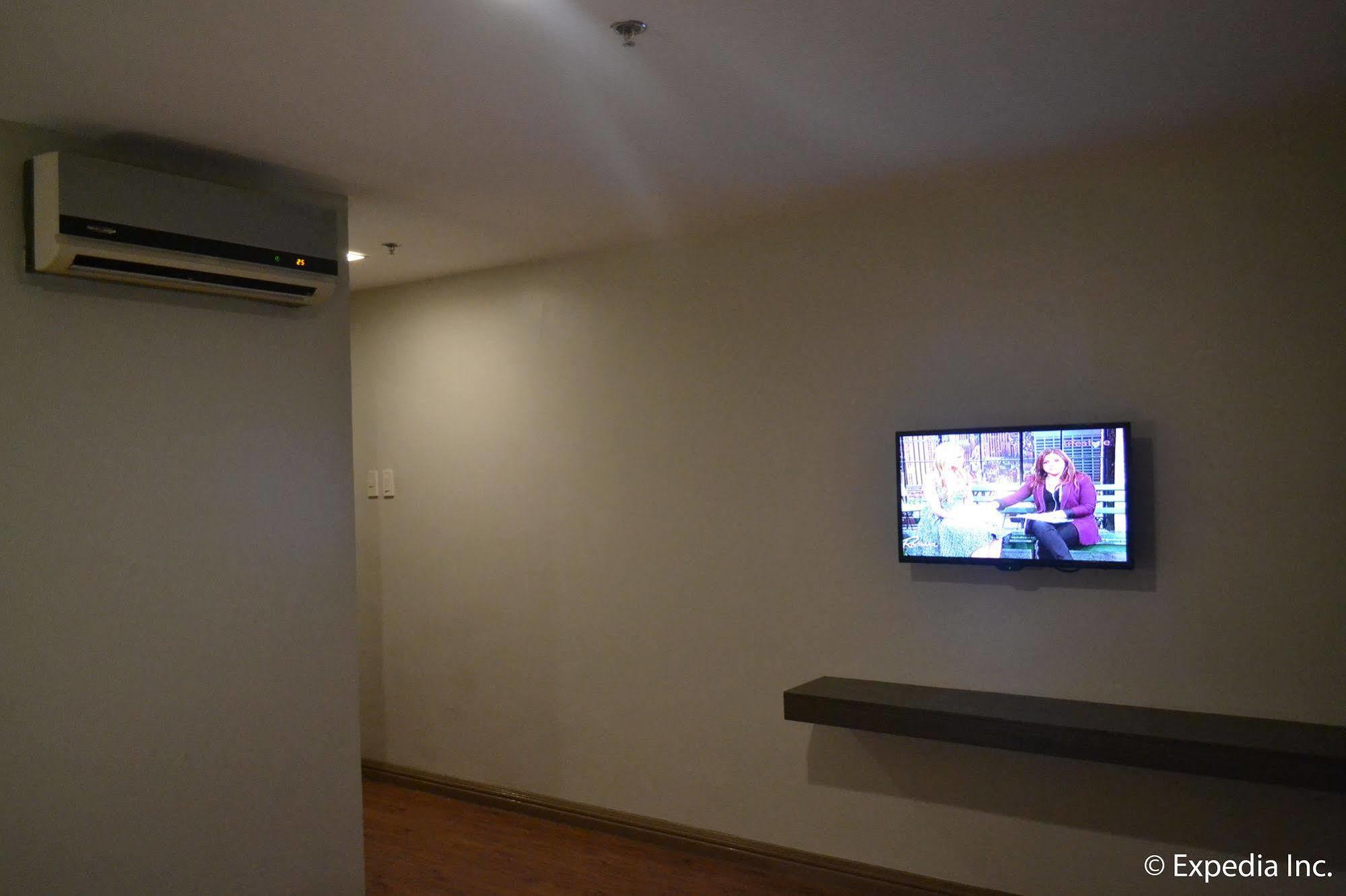 Vista Real Hotel Tagaytay City Eksteriør billede