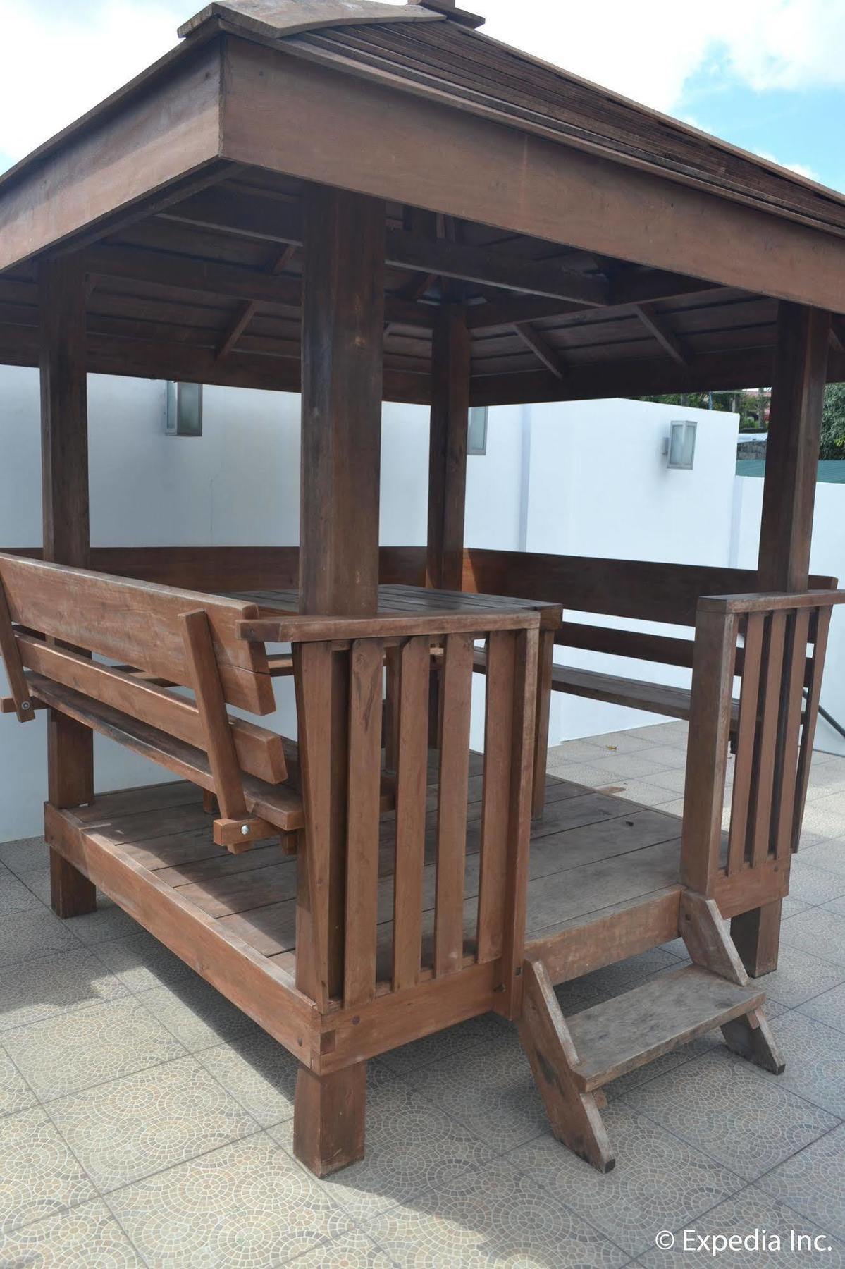 Vista Real Hotel Tagaytay City Eksteriør billede