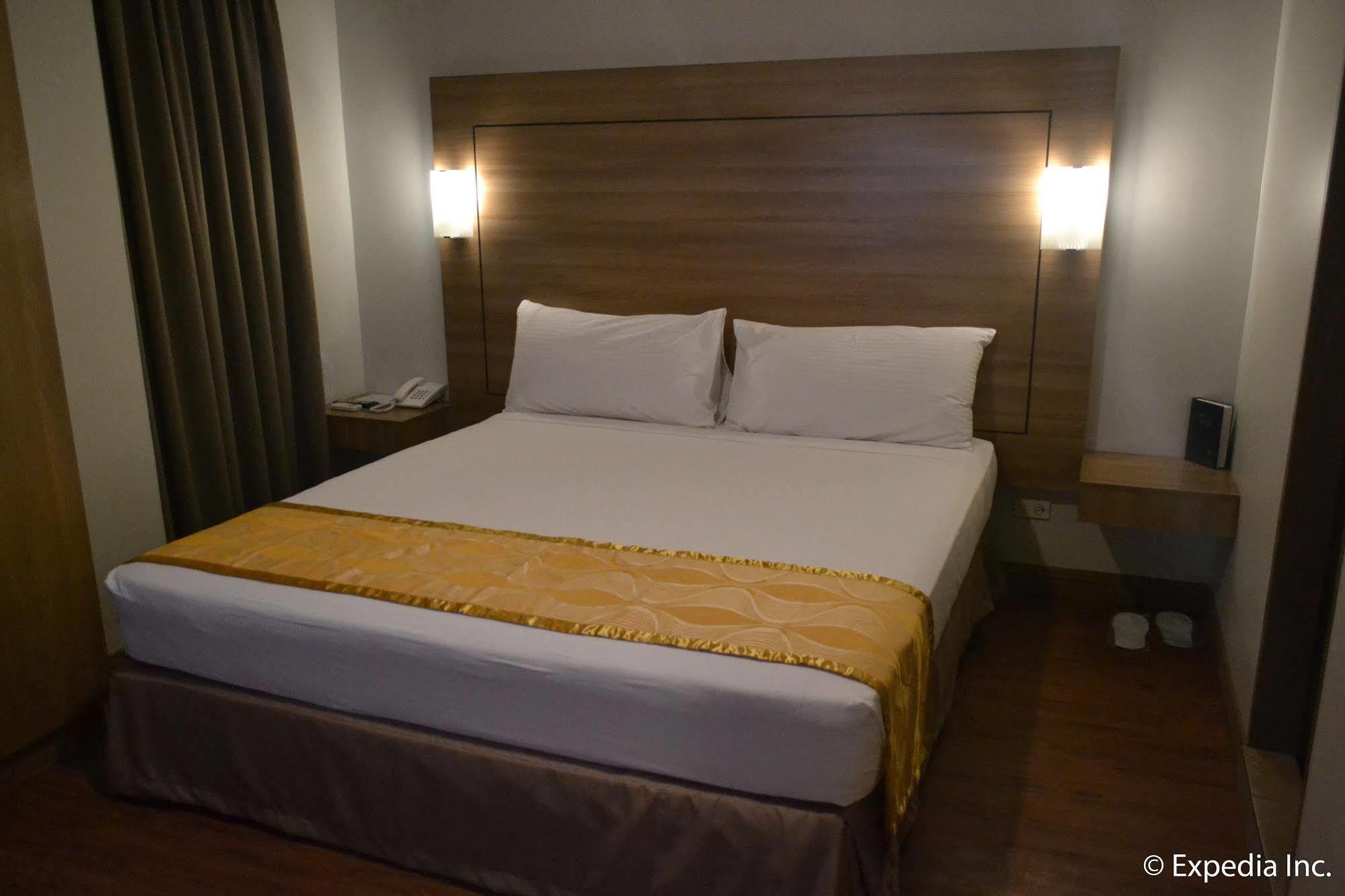 Vista Real Hotel Tagaytay City Eksteriør billede