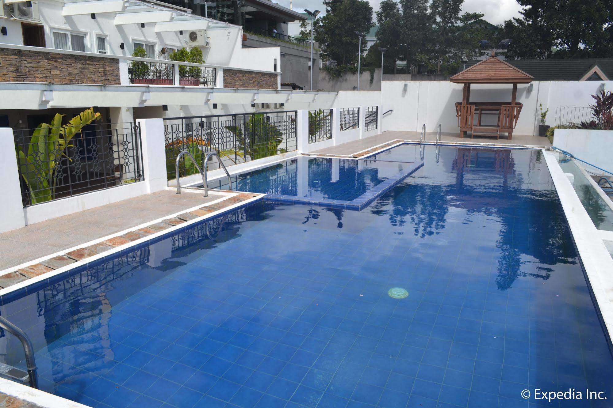 Vista Real Hotel Tagaytay City Eksteriør billede