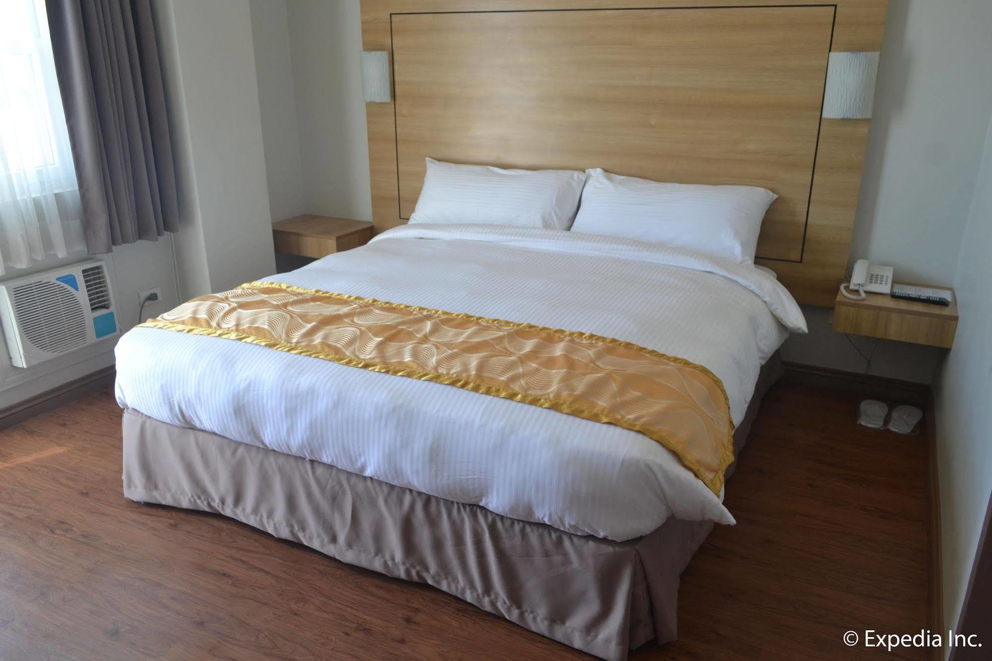 Vista Real Hotel Tagaytay City Eksteriør billede