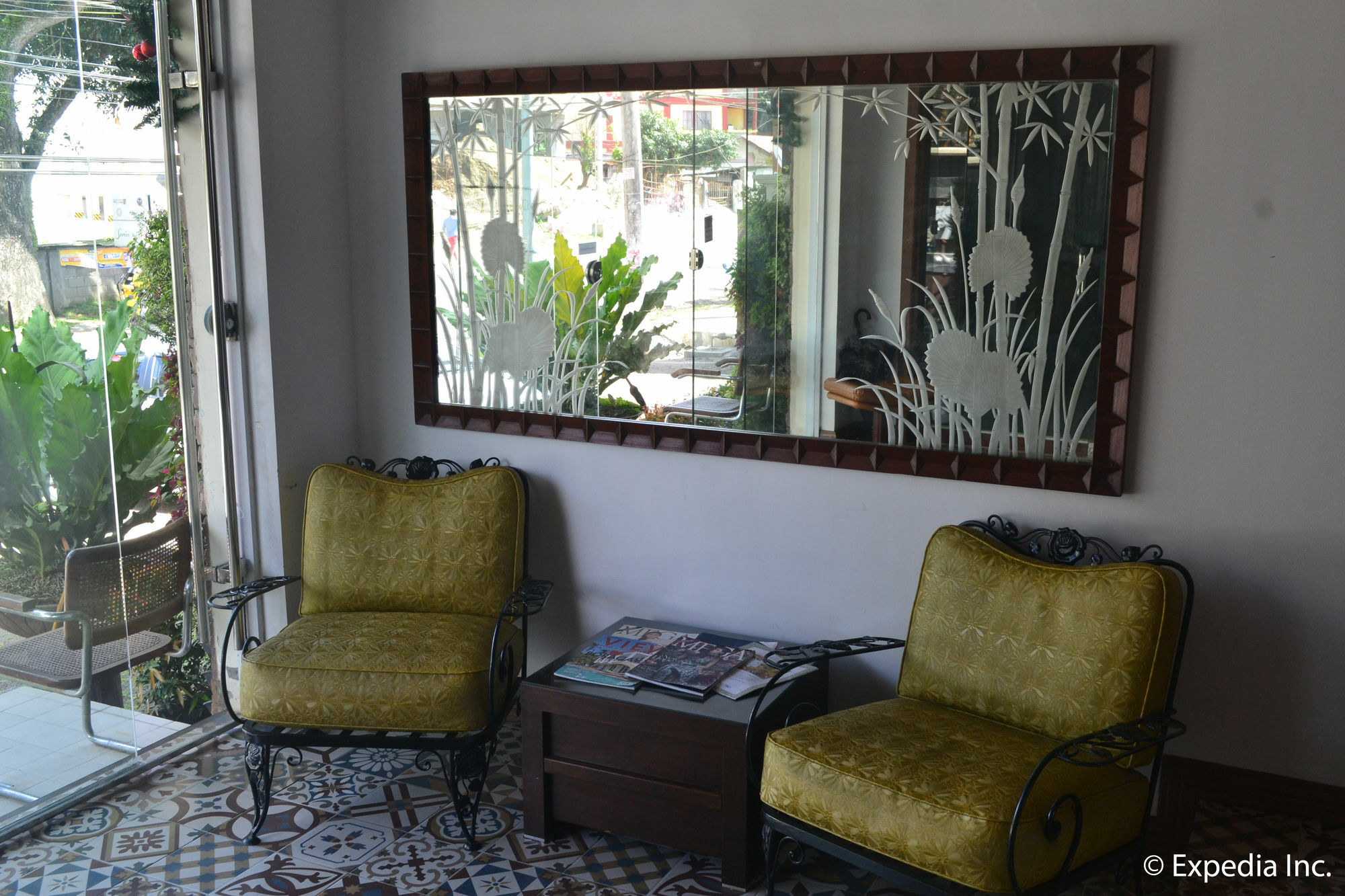 Vista Real Hotel Tagaytay City Eksteriør billede